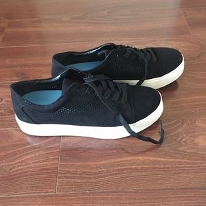 Dr. Scholls Women's Kinney Lace Oxford sneaker.